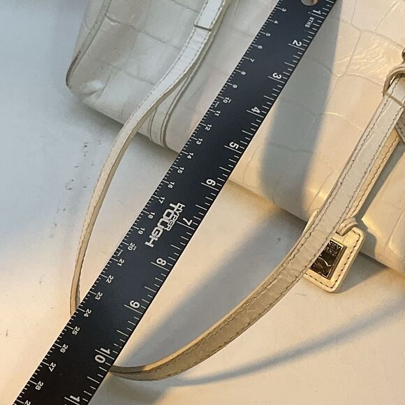 Dooney & Bourke Crocodile Bayou barrel Shoulder Bag Vtg Patent Leather White - Picture 12 of 16